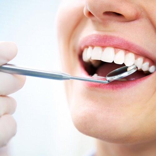 Từ bỏ những thói quen có hại để bảo vệ sức khỏe răng miệng