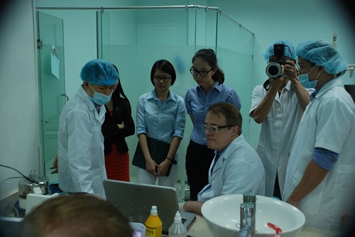 Chào đón chuyên gia thẩm mỹ răng từ Mỹ (3)