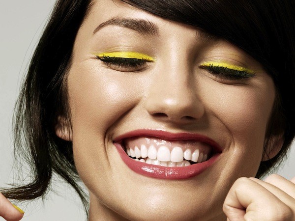 Làm trắng răng với chuối, bạn đã thử chưa ? (1)