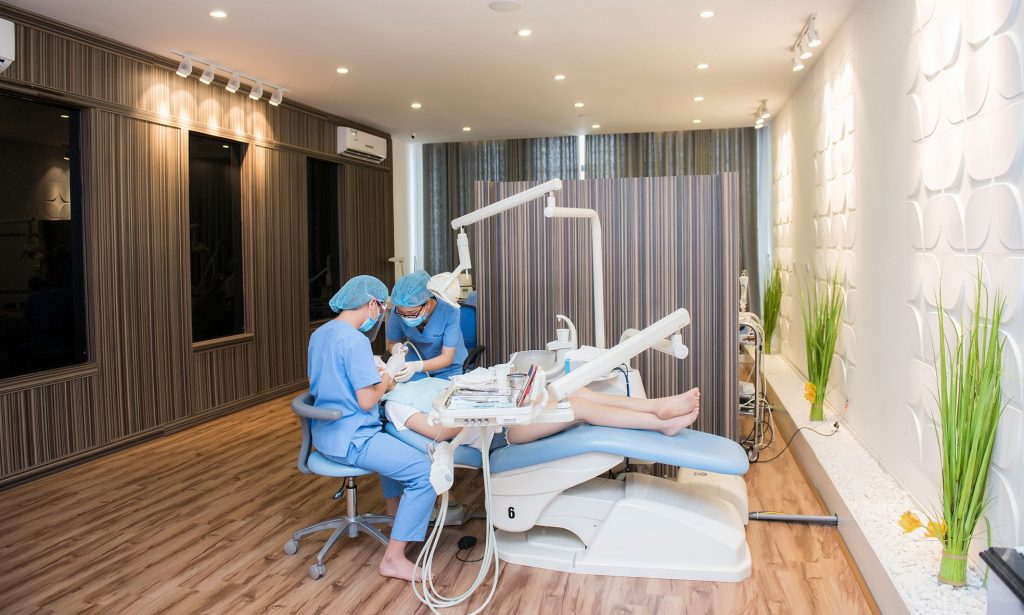 Nha khoa quốc tế Phú Hòa